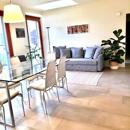 Appartamento Verde Rame In Citta' Alta Con Garage Charme E Relax
