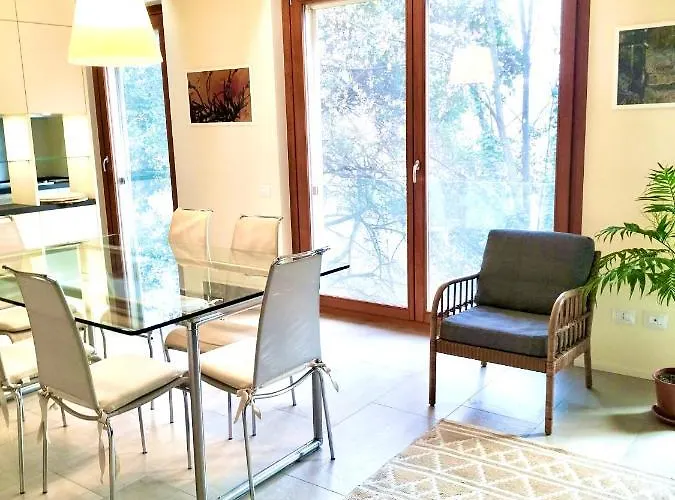 Verde Rame In Citta' Alta Con Garage Charme E Relax Бергамо